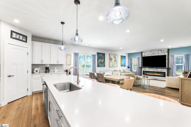 115 Dunroyal Road, Fountain Inn, SC 29644