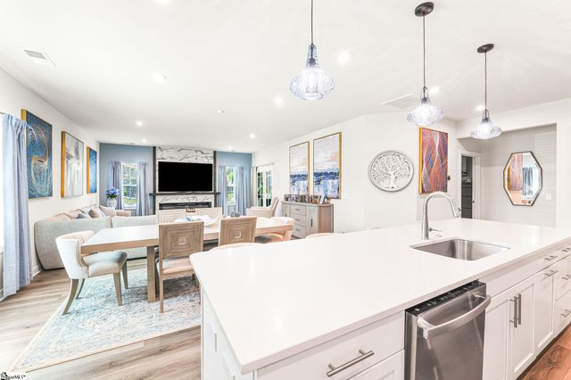 115 Dunroyal Road, Fountain Inn, SC 29644