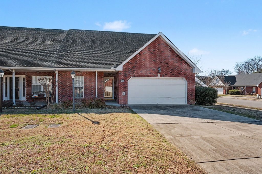 500 Yellowstone Ct, Antioch, TN 37013