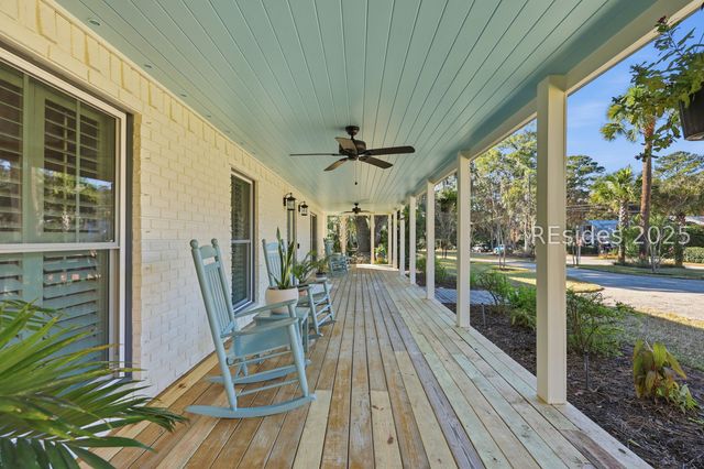 106 S Hermitage Rd, Beaufort, SC 29902