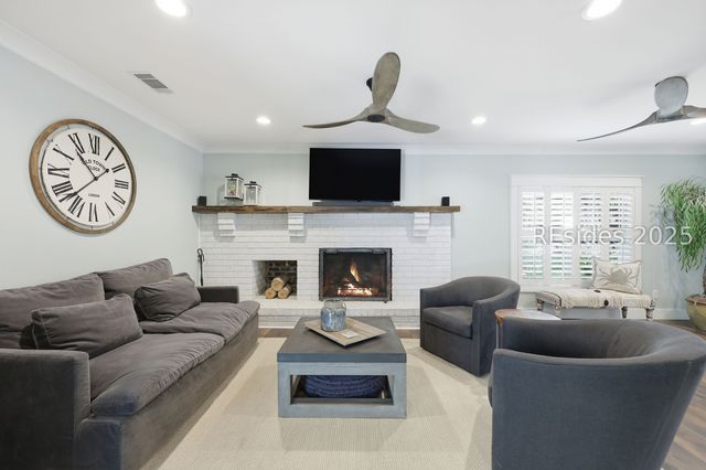 106 S Hermitage Rd, Beaufort, SC 29902