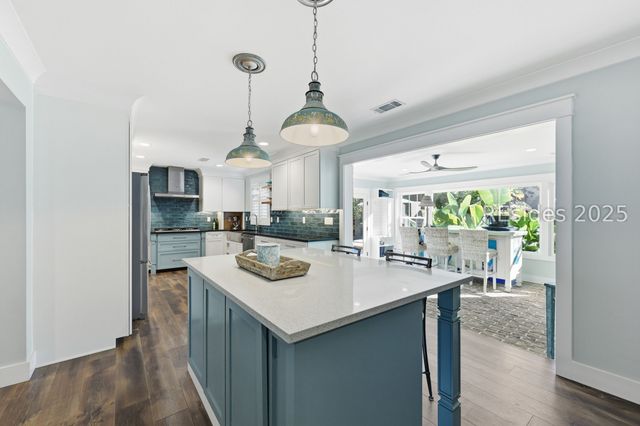 106 S Hermitage Rd, Beaufort, SC 29902