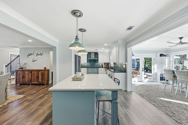 106 S Hermitage Rd, Beaufort, SC 29902