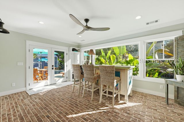 106 S Hermitage Rd, Beaufort, SC 29902