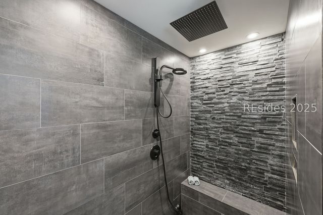 106 S Hermitage Rd, Beaufort, SC 29902