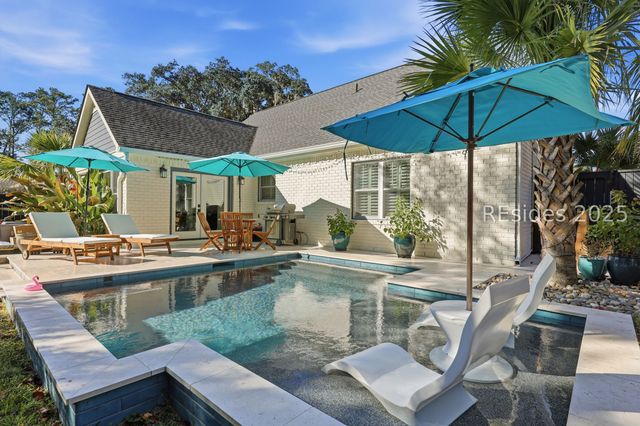 106 S Hermitage Rd, Beaufort, SC 29902