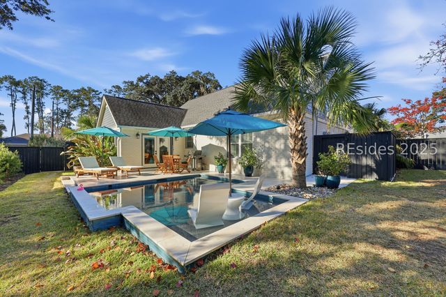 106 S Hermitage Rd, Beaufort, SC 29902