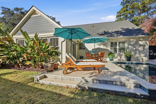 106 S Hermitage Rd, Beaufort, SC 29902