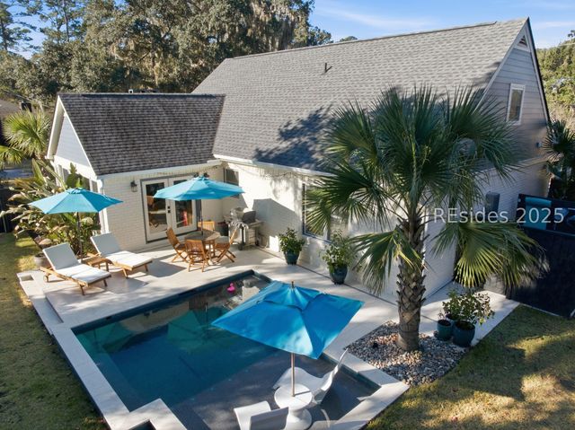 106 S Hermitage Rd, Beaufort, SC 29902