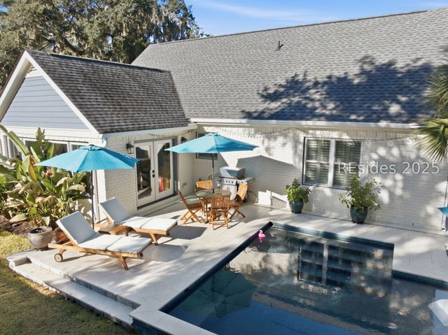 106 S Hermitage Rd, Beaufort, SC 29902