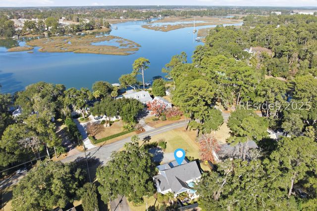 106 S Hermitage Rd, Beaufort, SC 29902