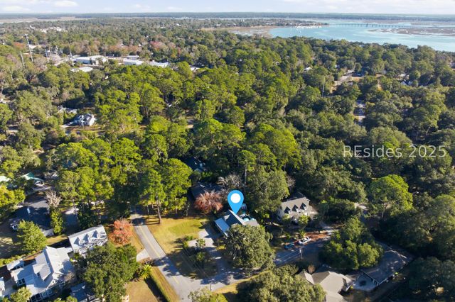 106 S Hermitage Rd, Beaufort, SC 29902