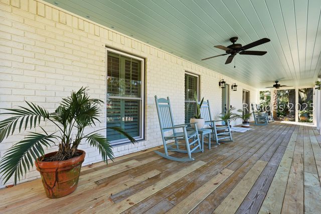 106 S Hermitage Rd, Beaufort, SC 29902