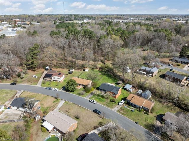 304 Eastway Lane, Graham, NC 27253