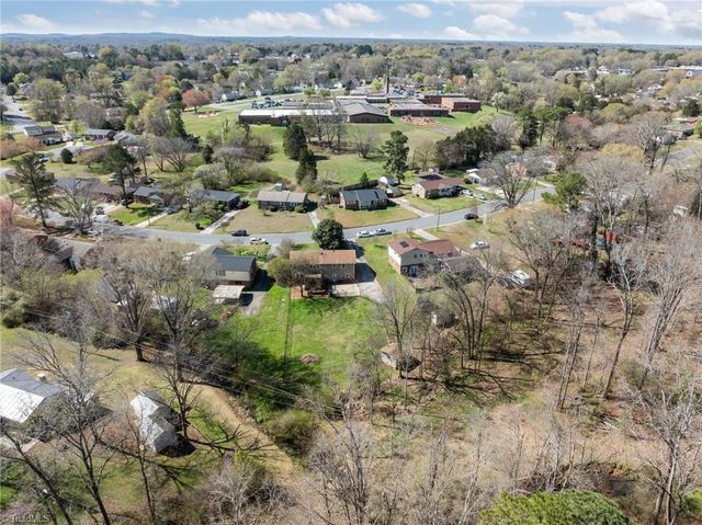 304 Eastway Lane, Graham, NC 27253