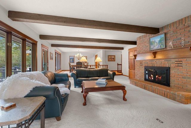 255 TRADERS POINT LANE, Green Bay, WI 54302