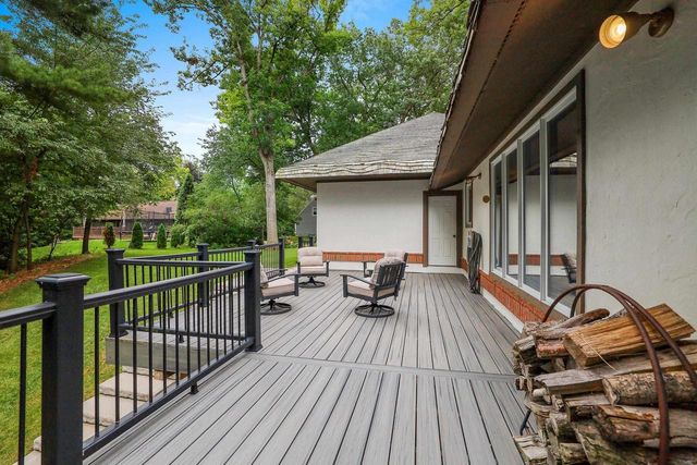 255 TRADERS POINT LANE, Green Bay, WI 54302