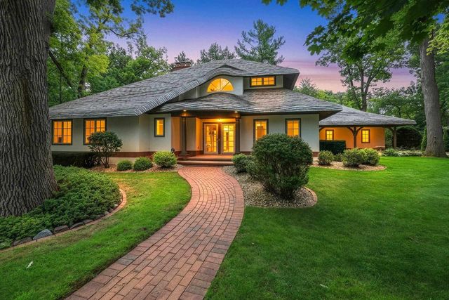 255 TRADERS POINT LANE, Green Bay, WI 54302