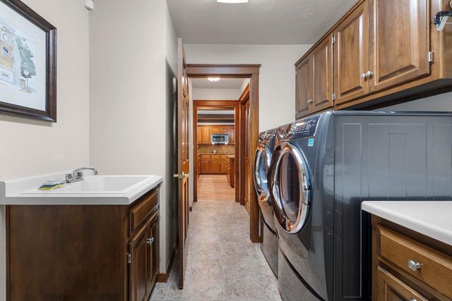 255 TRADERS POINT LANE, Green Bay, WI 54302