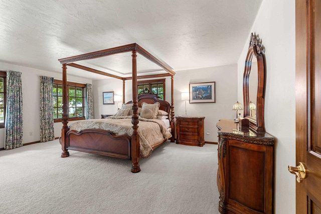 255 TRADERS POINT LANE, Green Bay, WI 54302