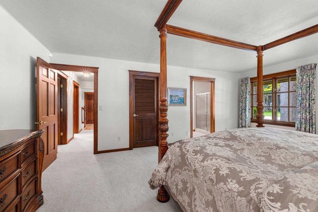 255 TRADERS POINT LANE, Green Bay, WI 54302