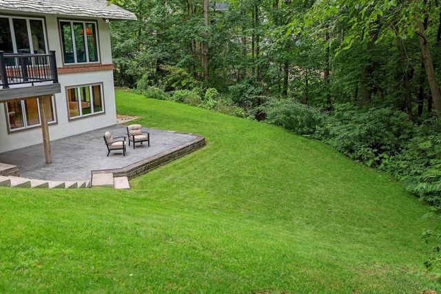 255 TRADERS POINT LANE, Green Bay, WI 54302
