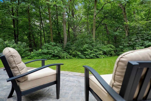 255 TRADERS POINT LANE, Green Bay, WI 54302