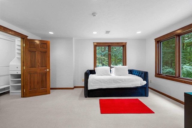 255 TRADERS POINT LANE, Green Bay, WI 54302