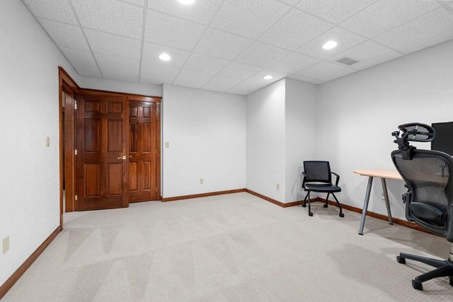 255 TRADERS POINT LANE, Green Bay, WI 54302