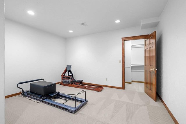 255 TRADERS POINT LANE, Green Bay, WI 54302