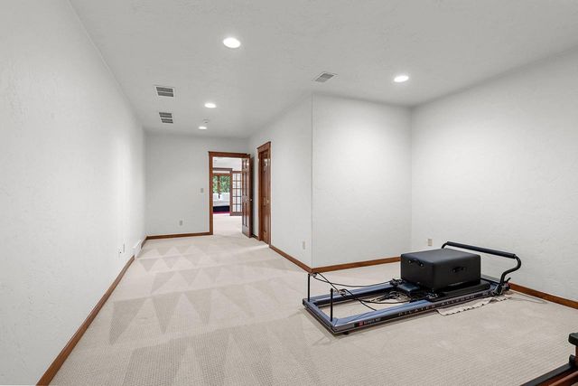 255 TRADERS POINT LANE, Green Bay, WI 54302