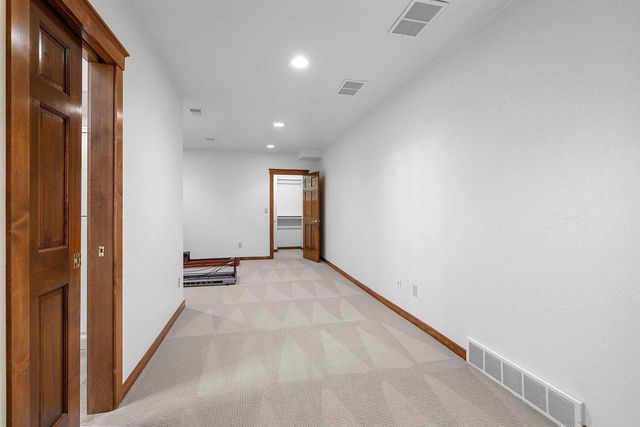 255 TRADERS POINT LANE, Green Bay, WI 54302