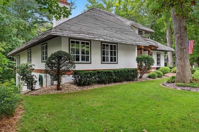 255 TRADERS POINT LANE, Green Bay, WI 54302
