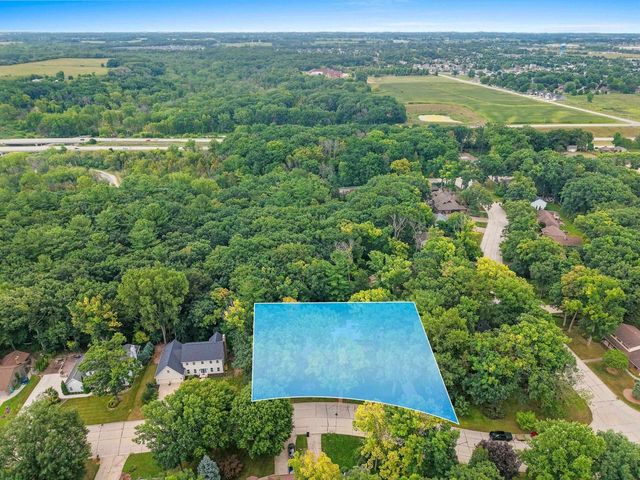 255 TRADERS POINT LANE, Green Bay, WI 54302