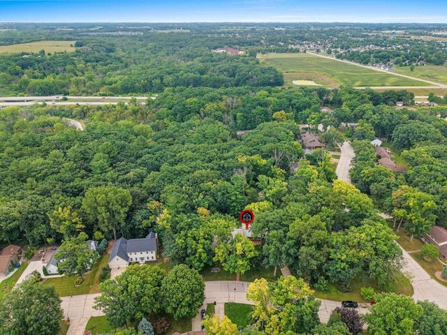 255 TRADERS POINT LANE, Green Bay, WI 54302