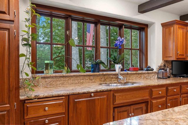 255 TRADERS POINT LANE, Green Bay, WI 54302