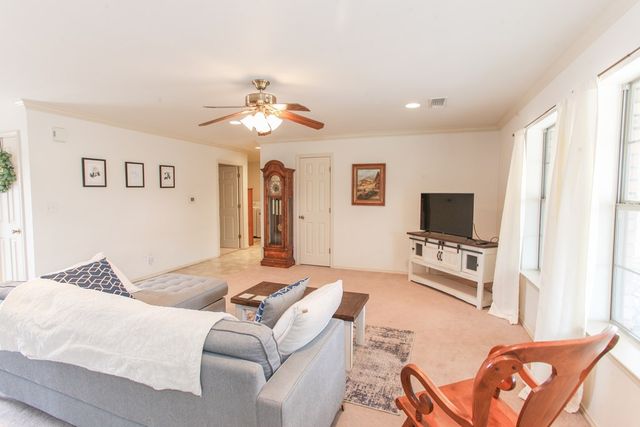 809 Baylor Blvd, Big Spring, TX 79720