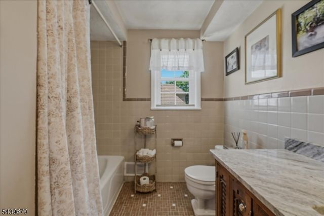 85 Stewart Ave, Kearny Town, NJ 07032