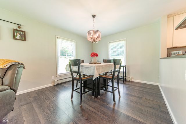 41 N Wolfcreek Road, Columbus, IN 47201