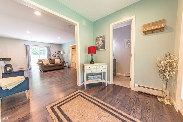41 N Wolfcreek Road, Columbus, IN 47201