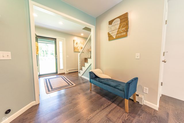 41 N Wolfcreek Road, Columbus, IN 47201