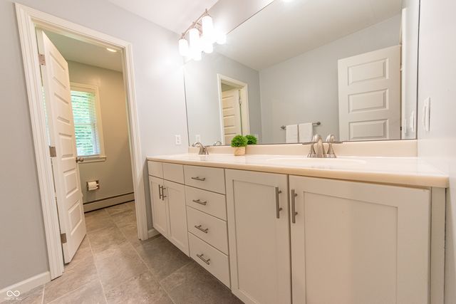 41 N Wolfcreek Road, Columbus, IN 47201