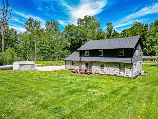 41 N Wolfcreek Road, Columbus, IN 47201
