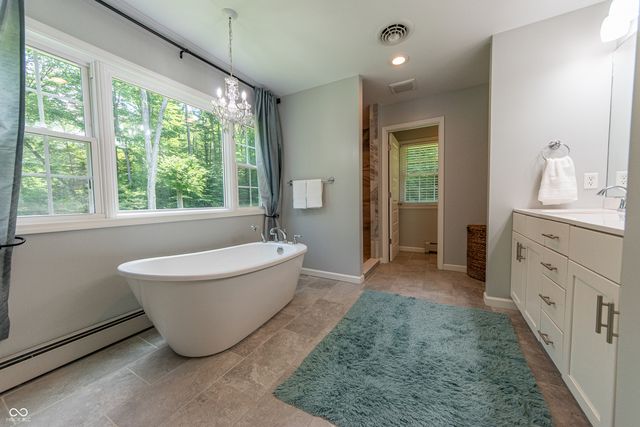 41 N Wolfcreek Road, Columbus, IN 47201
