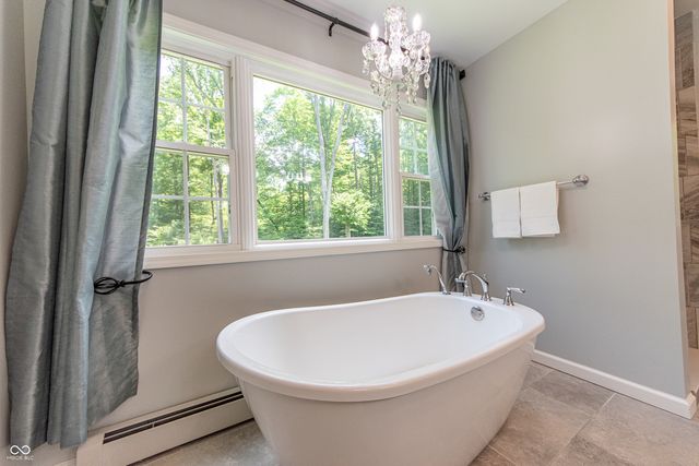 41 N Wolfcreek Road, Columbus, IN 47201