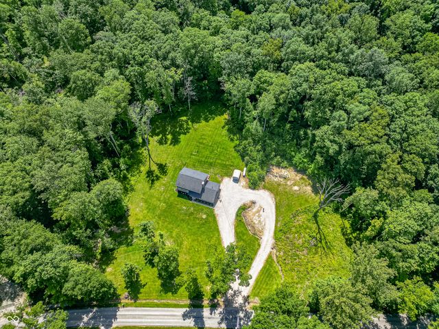 41 N Wolfcreek Road, Columbus, IN 47201