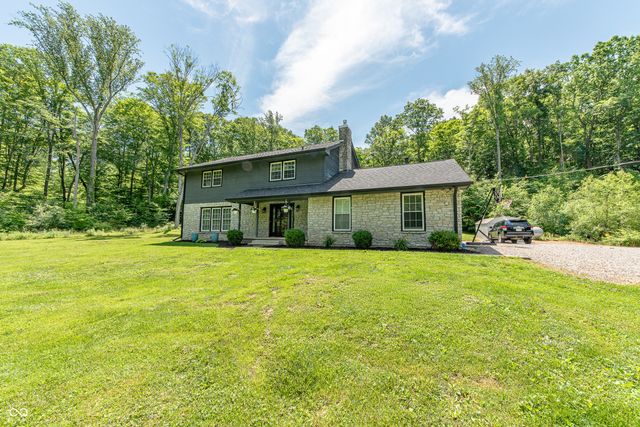 41 N Wolfcreek Road, Columbus, IN 47201