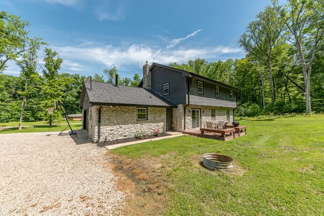 41 N Wolfcreek Road, Columbus, IN 47201