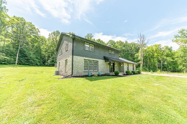 41 N Wolfcreek Road, Columbus, IN 47201