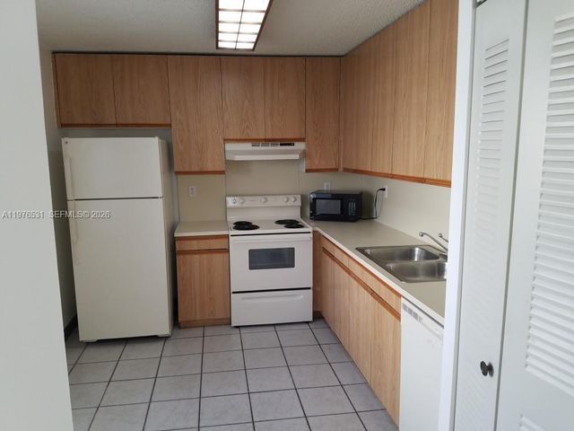 13749 SW 147th Circle Ln 235, Miami, FL 33186